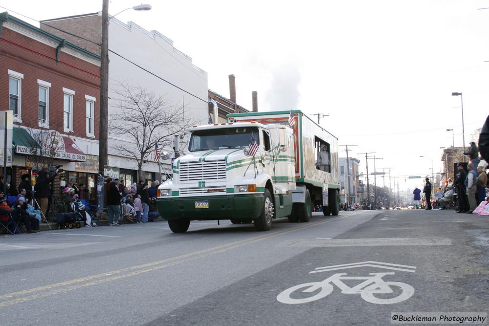 37th Annual Mayors Christmas Parade 2009\nPhotography by: Buckleman Photography\nall images ©2009 Buckleman Photography\nThe images displayed here are of low resolution;\nReprints available,  please contact us: \ngerard@bucklemanphotography.com\n410.608.7990\nbucklemanphotography.com\n_1033.CR2