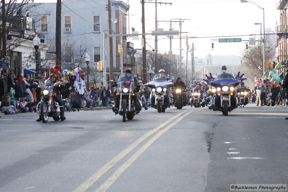 37th Annual Mayors Christmas Parade 2009\nPhotography by: Buckleman Photography\nall images ©2009 Buckleman Photography\nThe images displayed here are of low resolution;\nReprints available,  please contact us: \ngerard@bucklemanphotography.com\n410.608.7990\nbucklemanphotography.com\n_1041.CR2