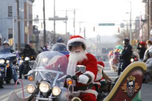 37th Annual Mayors Christmas Parade 2009\nPhotography by: Buckleman Photography\nall images ©2009 Buckleman Photography\nThe images displayed here are of low resolution;\nReprints available,  please contact us: \ngerard@bucklemanphotography.com\n410.608.7990\nbucklemanphotography.com\n_1043.CR2