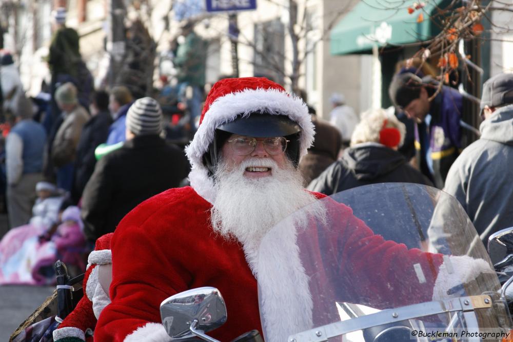 37th Annual Mayors Christmas Parade 2009\nPhotography by: Buckleman Photography\nall images ©2009 Buckleman Photography\nThe images displayed here are of low resolution;\nReprints available,  please contact us: \ngerard@bucklemanphotography.com\n410.608.7990\nbucklemanphotography.com\n_1044.CR2