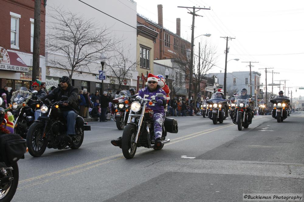 37th Annual Mayors Christmas Parade 2009\nPhotography by: Buckleman Photography\nall images ©2009 Buckleman Photography\nThe images displayed here are of low resolution;\nReprints available,  please contact us: \ngerard@bucklemanphotography.com\n410.608.7990\nbucklemanphotography.com\n_1047.CR2