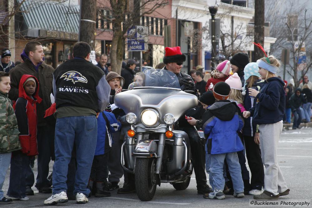 37th Annual Mayors Christmas Parade 2009\nPhotography by: Buckleman Photography\nall images ©2009 Buckleman Photography\nThe images displayed here are of low resolution;\nReprints available,  please contact us: \ngerard@bucklemanphotography.com\n410.608.7990\nbucklemanphotography.com\n_1061.CR2