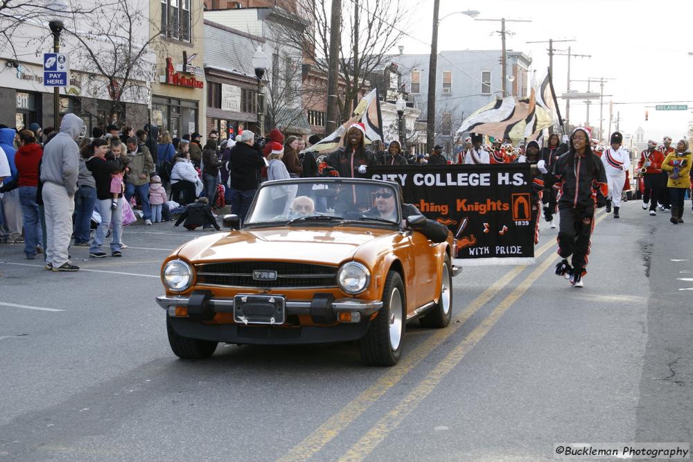 37th Annual Mayors Christmas Parade 2009\nPhotography by: Buckleman Photography\nall images ©2009 Buckleman Photography\nThe images displayed here are of low resolution;\nReprints available,  please contact us: \ngerard@bucklemanphotography.com\n410.608.7990\nbucklemanphotography.com\n_1199.CR2