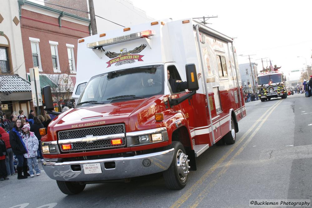 37th Annual Mayors Christmas Parade 2009\nPhotography by: Buckleman Photography\nall images ©2009 Buckleman Photography\nThe images displayed here are of low resolution;\nReprints available,  please contact us: \ngerard@bucklemanphotography.com\n410.608.7990\nbucklemanphotography.com\n_1310.CR2