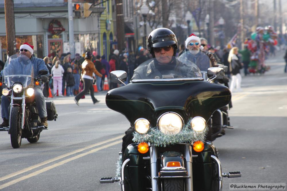 37th Annual Mayors Christmas Parade 2009\nPhotography by: Buckleman Photography\nall images ©2009 Buckleman Photography\nThe images displayed here are of low resolution;\nReprints available,  please contact us: \ngerard@bucklemanphotography.com\n410.608.7990\nbucklemanphotography.com\n_3338.CR2