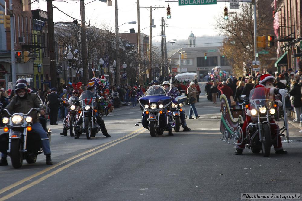 37th Annual Mayors Christmas Parade 2009\nPhotography by: Buckleman Photography\nall images ©2009 Buckleman Photography\nThe images displayed here are of low resolution;\nReprints available,  please contact us: \ngerard@bucklemanphotography.com\n410.608.7990\nbucklemanphotography.com\n_3353.CR2