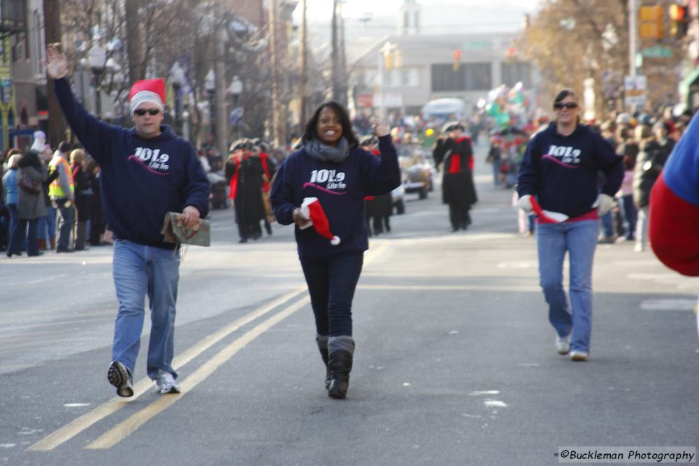 37th Annual Mayors Christmas Parade 2009\nPhotography by: Buckleman Photography\nall images ©2009 Buckleman Photography\nThe images displayed here are of low resolution;\nReprints available,  please contact us: \ngerard@bucklemanphotography.com\n410.608.7990\nbucklemanphotography.com\n_3414.CR2