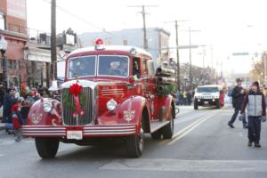 37th Annual Mayors Christmas Parade 2009\nPhotography by: Buckleman Photography\nall images ©2009 Buckleman Photography\nThe images displayed here are of low resolution;\nReprints available,  please contact us: \ngerard@bucklemanphotography.com\n410.608.7990\nbucklemanphotography.com\n_3526.CR2