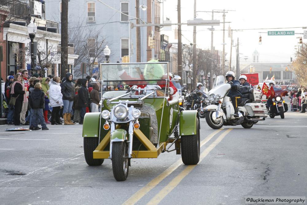 37th Annual Mayors Christmas Parade 2009\nPhotography by: Buckleman Photography\nall images ©2009 Buckleman Photography\nThe images displayed here are of low resolution;\nReprints available,  please contact us: \ngerard@bucklemanphotography.com\n410.608.7990\nbucklemanphotography.com\n1372.CR2