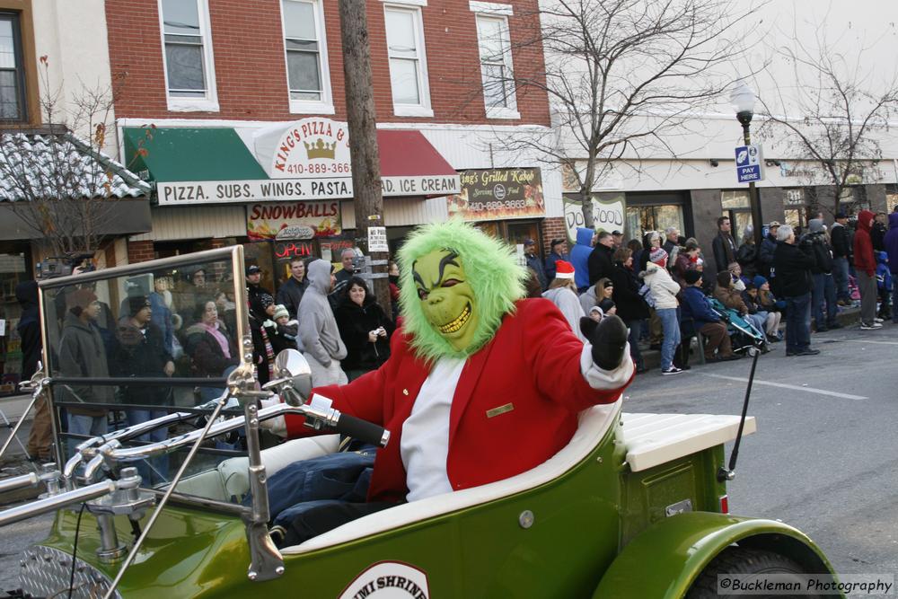 37th Annual Mayors Christmas Parade 2009\nPhotography by: Buckleman Photography\nall images ©2009 Buckleman Photography\nThe images displayed here are of low resolution;\nReprints available,  please contact us: \ngerard@bucklemanphotography.com\n410.608.7990\nbucklemanphotography.com\n1375.CR2