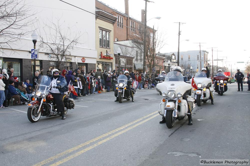 37th Annual Mayors Christmas Parade 2009\nPhotography by: Buckleman Photography\nall images ©2009 Buckleman Photography\nThe images displayed here are of low resolution;\nReprints available,  please contact us: \ngerard@bucklemanphotography.com\n410.608.7990\nbucklemanphotography.com\n1377.CR2