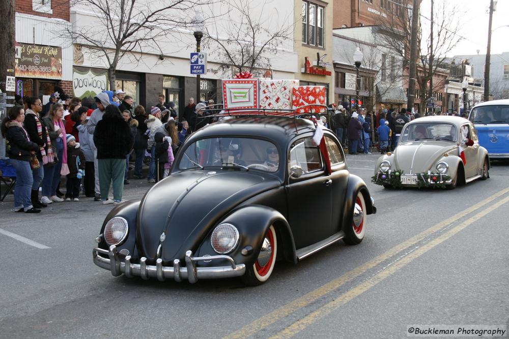 37th Annual Mayors Christmas Parade 2009\nPhotography by: Buckleman Photography\nall images ©2009 Buckleman Photography\nThe images displayed here are of low resolution;\nReprints available,  please contact us: \ngerard@bucklemanphotography.com\n410.608.7990\nbucklemanphotography.com\n1430.CR2