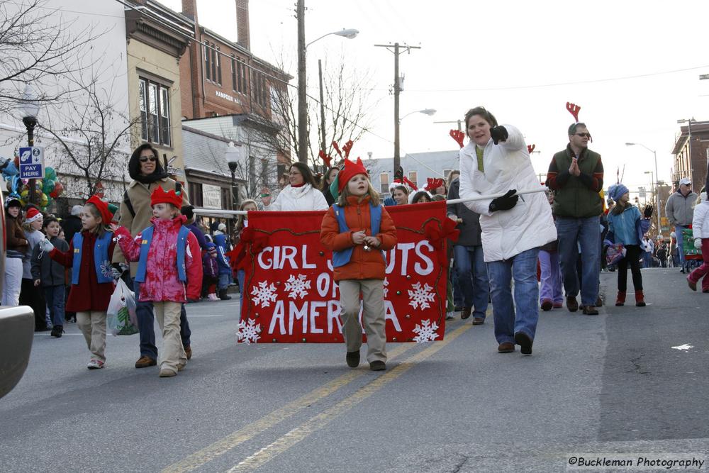 37th Annual Mayors Christmas Parade 2009\nPhotography by: Buckleman Photography\nall images ©2009 Buckleman Photography\nThe images displayed here are of low resolution;\nReprints available,  please contact us: \ngerard@bucklemanphotography.com\n410.608.7990\nbucklemanphotography.com\n1499.CR2