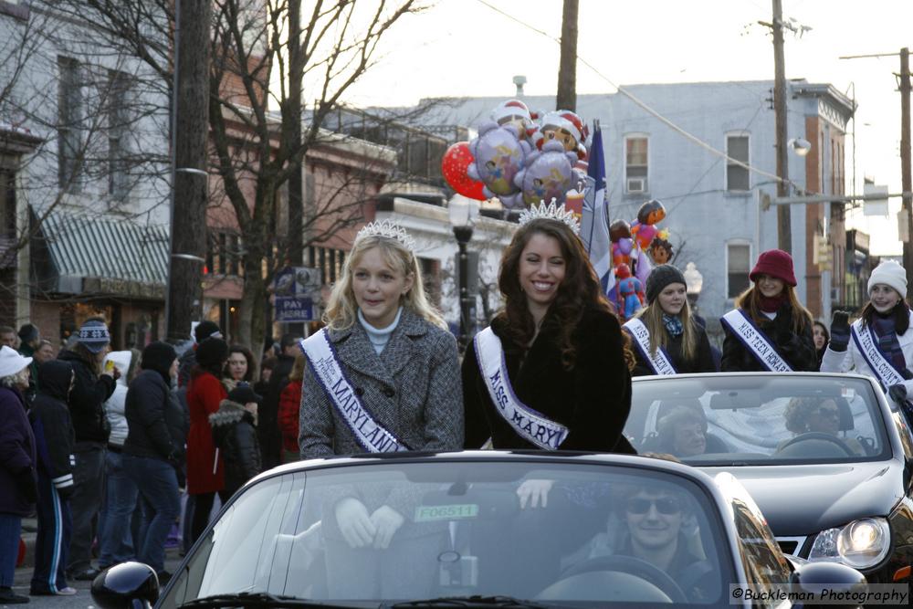 37th Annual Mayors Christmas Parade 2009\nPhotography by: Buckleman Photography\nall images ©2009 Buckleman Photography\nThe images displayed here are of low resolution;\nReprints available,  please contact us: \ngerard@bucklemanphotography.com\n410.608.7990\nbucklemanphotography.com\n1633.CR2