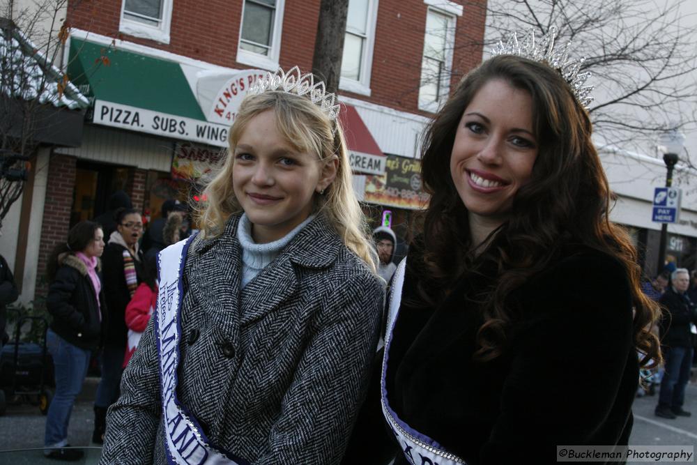 37th Annual Mayors Christmas Parade 2009\nPhotography by: Buckleman Photography\nall images ©2009 Buckleman Photography\nThe images displayed here are of low resolution;\nReprints available,  please contact us: \ngerard@bucklemanphotography.com\n410.608.7990\nbucklemanphotography.com\n1635.CR2