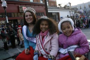 37th Annual Mayors Christmas Parade 2009\nPhotography by: Buckleman Photography\nall images ©2009 Buckleman Photography\nThe images displayed here are of low resolution;\nReprints available,  please contact us: \ngerard@bucklemanphotography.com\n410.608.7990\nbucklemanphotography.com\n1642.CR2