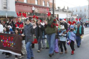 37th Annual Mayors Christmas Parade 2009\nPhotography by: Buckleman Photography\nall images ©2009 Buckleman Photography\nThe images displayed here are of low resolution;\nReprints available,  please contact us: \ngerard@bucklemanphotography.com\n410.608.7990\nbucklemanphotography.com\n3650.CR2