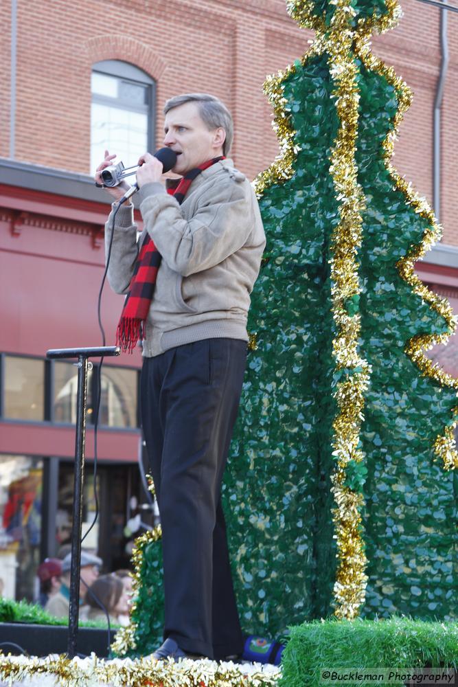 37th Annual Mayors Christmas Parade 2009\nPhotography by: Buckleman Photography\nall images ©2009 Buckleman Photography\nThe images displayed here are of low resolution;\nReprints available,  please contact us: \ngerard@bucklemanphotography.com\n410.608.7990\nbucklemanphotography.com\n3689.CR2