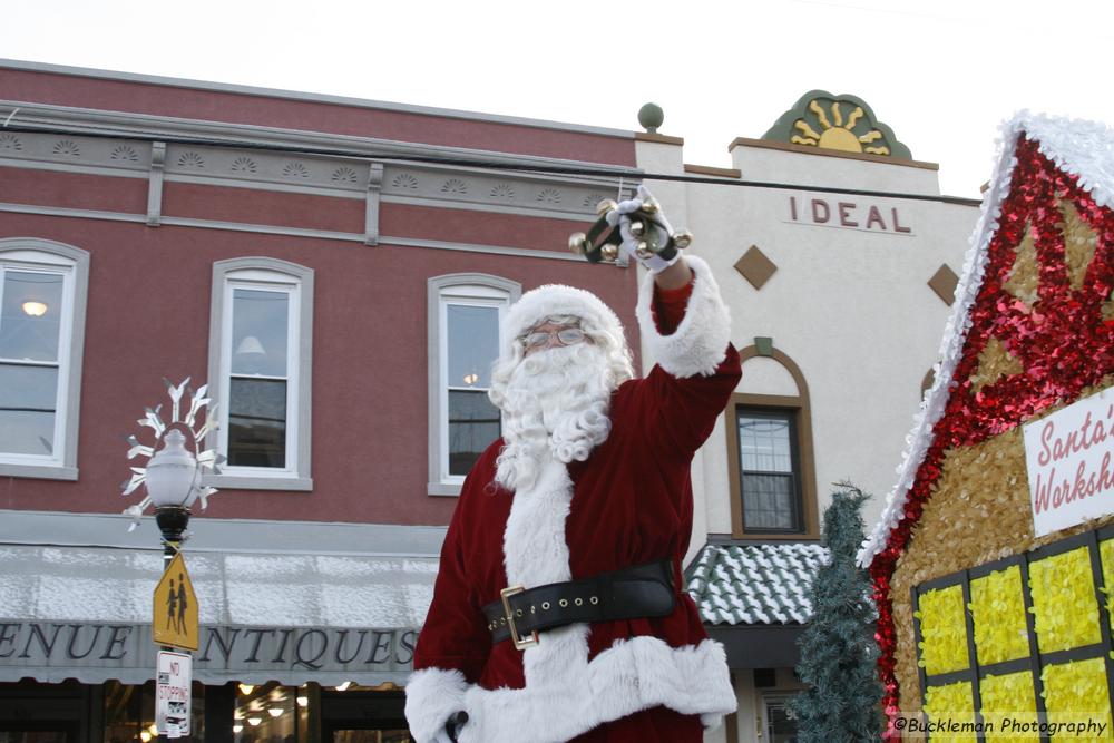 37th Annual Mayors Christmas Parade 2009\nPhotography by: Buckleman Photography\nall images ©2009 Buckleman Photography\nThe images displayed here are of low resolution;\nReprints available,  please contact us: \ngerard@bucklemanphotography.com\n410.608.7990\nbucklemanphotography.com\n1766.CR2