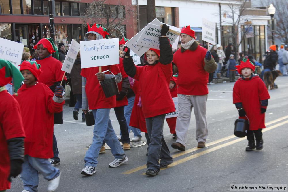 37th Annual Mayors Christmas Parade 2009\nPhotography by: Buckleman Photography\nall images ©2009 Buckleman Photography\nThe images displayed here are of low resolution;\nReprints available,  please contact us: \ngerard@bucklemanphotography.com\n410.608.7990\nbucklemanphotography.com\n3772.CR2