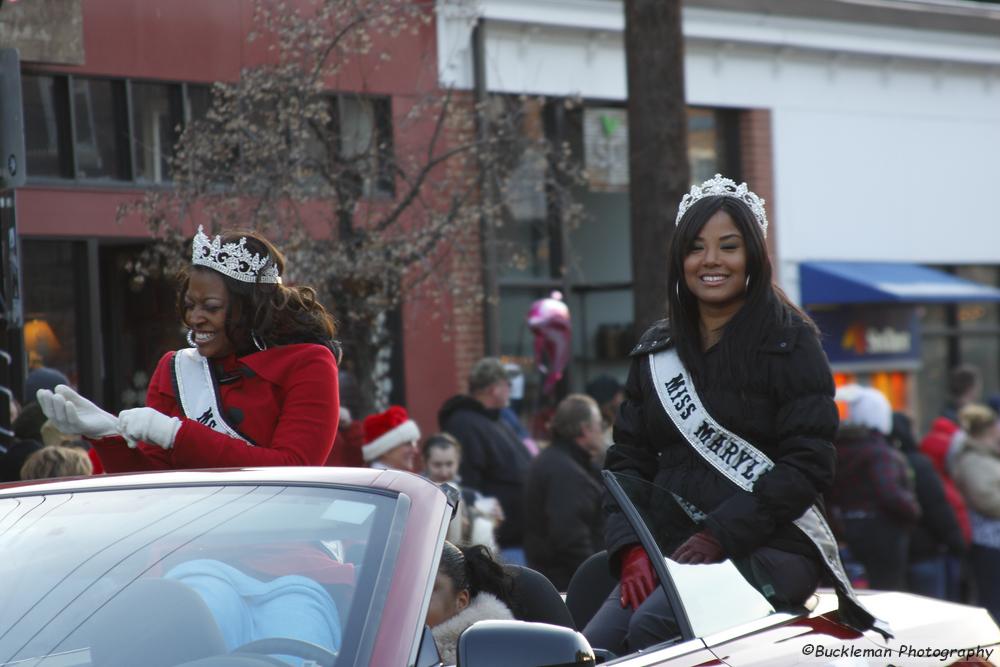 37th Annual Mayors Christmas Parade 2009\nPhotography by: Buckleman Photography\nall images ©2009 Buckleman Photography\nThe images displayed here are of low resolution;\nReprints available,  please contact us: \ngerard@bucklemanphotography.com\n410.608.7990\nbucklemanphotography.com\n3796.CR2
