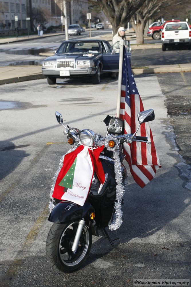 37th Annual Mayors Christmas Parade 2009\nPhotography by: Buckleman Photography\nall images ©2009 Buckleman Photography\nThe images displayed here are of low resolution;\nReprints available,  please contact us: \ngerard@bucklemanphotography.com\n410.608.7990\nbucklemanphotography.com\n0859.CR2