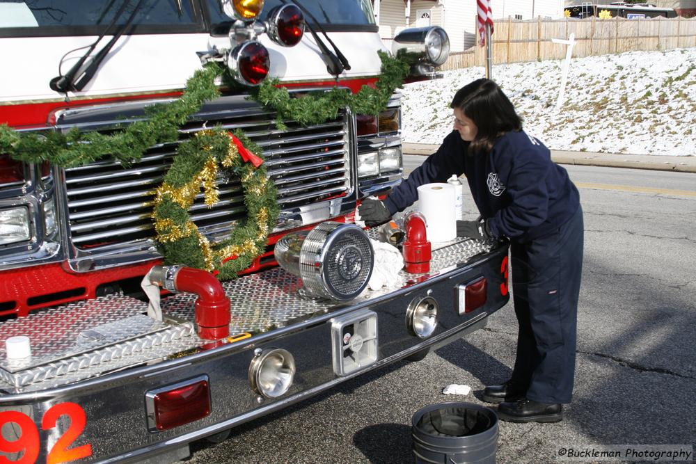 37th Annual Mayors Christmas Parade 2009\nPhotography by: Buckleman Photography\nall images ©2009 Buckleman Photography\nThe images displayed here are of low resolution;\nReprints available,  please contact us: \ngerard@bucklemanphotography.com\n410.608.7990\nbucklemanphotography.com\n0934.CR2