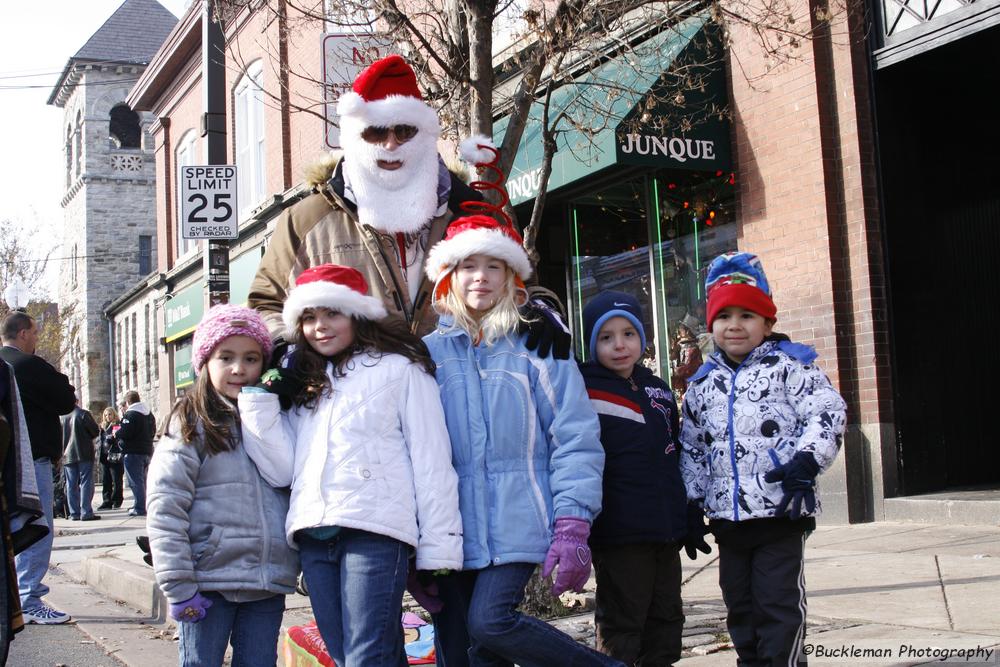 37th Annual Mayors Christmas Parade 2009\nPhotography by: Buckleman Photography\nall images ©2009 Buckleman Photography\nThe images displayed here are of low resolution;\nReprints available,  please contact us: \ngerard@bucklemanphotography.com\n410.608.7990\nbucklemanphotography.com\n0995.CR2