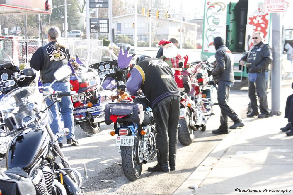 37th Annual Mayors Christmas Parade 2009\nPhotography by: Buckleman Photography\nall images ©2009 Buckleman Photography\nThe images displayed here are of low resolution;\nReprints available,  please contact us: \ngerard@bucklemanphotography.com\n410.608.7990\nbucklemanphotography.com\n3284.CR2