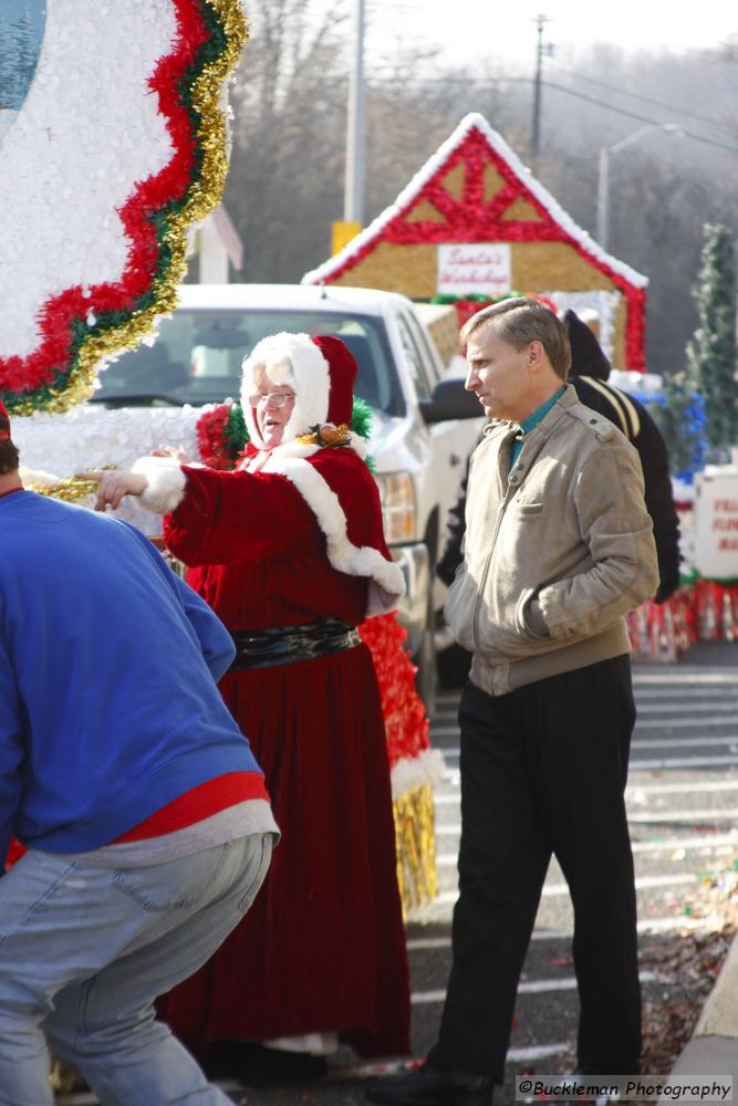 37th Annual Mayors Christmas Parade 2009\nPhotography by: Buckleman Photography\nall images ©2009 Buckleman Photography\nThe images displayed here are of low resolution;\nReprints available,  please contact us: \ngerard@bucklemanphotography.com\n410.608.7990\nbucklemanphotography.com\n3303.CR2