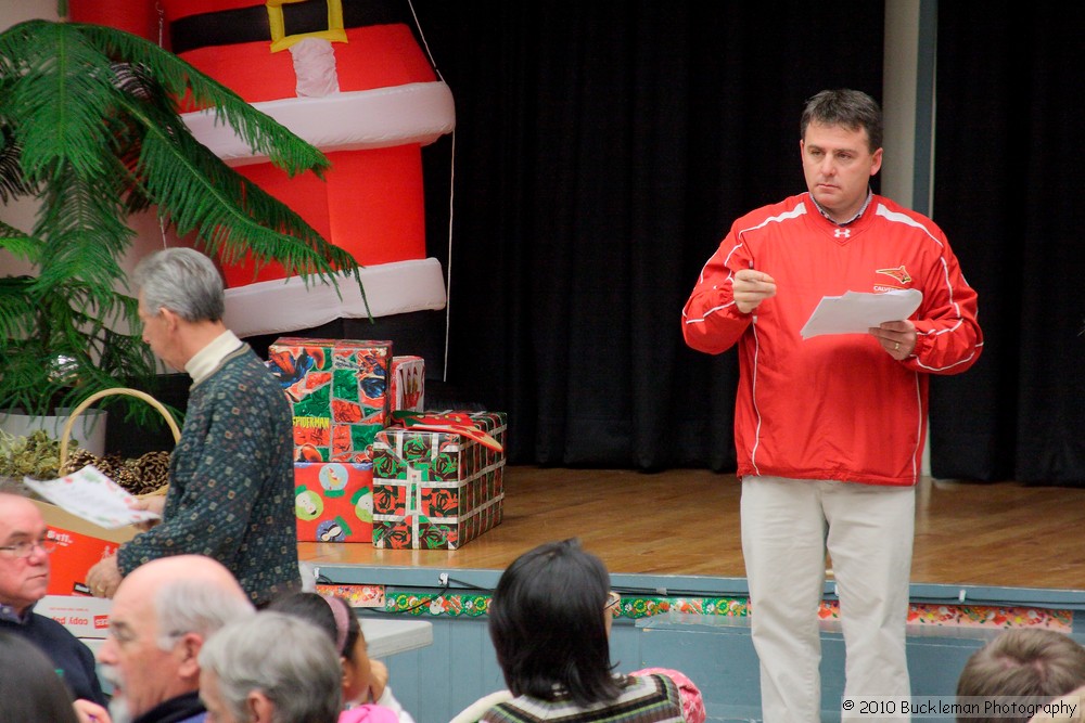 Mayors Christmas Parade Dinner 2010\nPhotography by: Buckleman Photography\nall images ©2010 Buckleman Photography\nThe images displayed here are of low resolution;\nReprints available, please contact us: \ngerard@bucklemanphotography.com\n410.608.7990\nbucklemanphotography.com\n204C.jpg