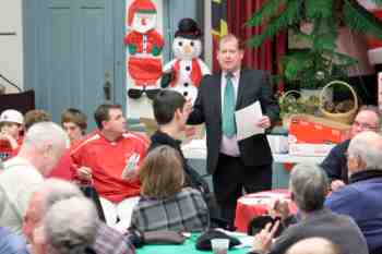 Mayors Christmas Parade Dinner 2010\nPhotography by: Buckleman Photography\nall images ©2010 Buckleman Photography\nThe images displayed here are of low resolution;\nReprints available, please contact us: \ngerard@bucklemanphotography.com\n410.608.7990\nbucklemanphotography.com\n9187.jpg