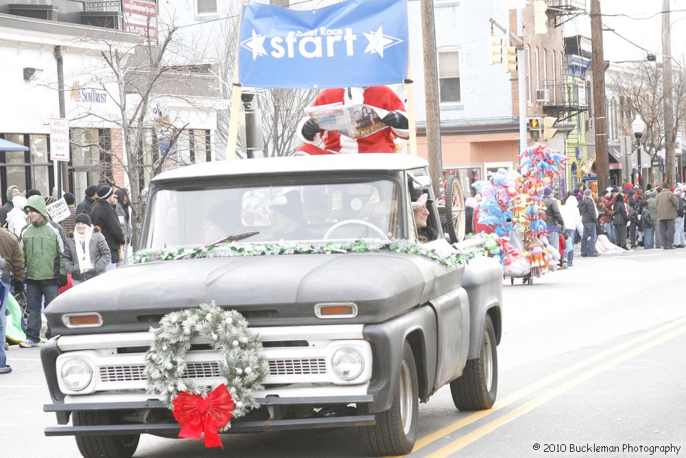 Mayors Christmas Parade 2010\nPhotography by: Buckleman Photography\nall images ©2010 Buckleman Photography\nThe images displayed here are of low resolution;\nReprints available, please contact us: \ngerard@bucklemanphotography.com\n410.608.7990\nbucklemanphotography.com\n1195.jpg