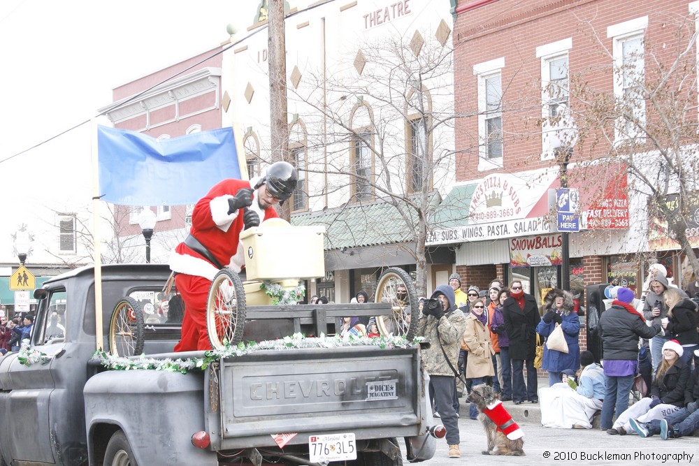 Mayors Christmas Parade 2010\nPhotography by: Buckleman Photography\nall images ©2010 Buckleman Photography\nThe images displayed here are of low resolution;\nReprints available, please contact us: \ngerard@bucklemanphotography.com\n410.608.7990\nbucklemanphotography.com\n1198.jpg