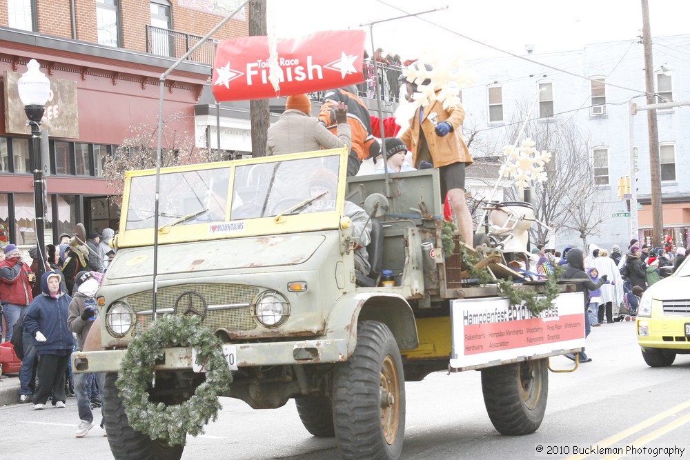 Mayors Christmas Parade 2010\nPhotography by: Buckleman Photography\nall images ©2010 Buckleman Photography\nThe images displayed here are of low resolution;\nReprints available, please contact us: \ngerard@bucklemanphotography.com\n410.608.7990\nbucklemanphotography.com\n1199.jpg