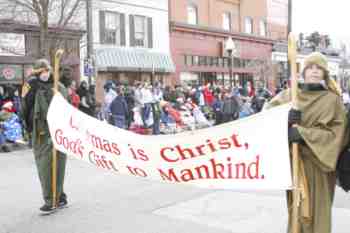 Mayors Christmas Parade 2010\nPhotography by: Buckleman Photography\nall images ©2010 Buckleman Photography\nThe images displayed here are of low resolution;\nReprints available, please contact us: \ngerard@bucklemanphotography.com\n410.608.7990\nbucklemanphotography.com\n1207.jpg