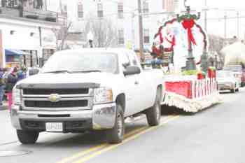 Mayors Christmas Parade 2010\nPhotography by: Buckleman Photography\nall images ©2010 Buckleman Photography\nThe images displayed here are of low resolution;\nReprints available, please contact us: \ngerard@bucklemanphotography.com\n410.608.7990\nbucklemanphotography.com\n1222.jpg