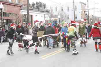 Mayors Christmas Parade 2010\nPhotography by: Buckleman Photography\nall images ©2010 Buckleman Photography\nThe images displayed here are of low resolution;\nReprints available, please contact us: \ngerard@bucklemanphotography.com\n410.608.7990\nbucklemanphotography.com\n1241.jpg