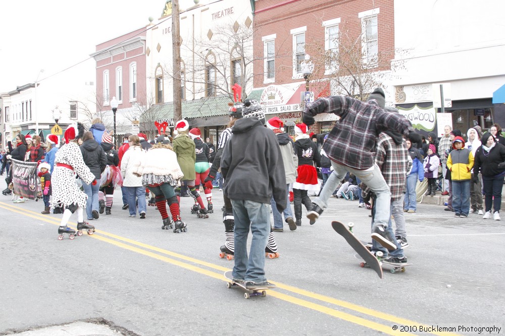 Mayors Christmas Parade 2010\nPhotography by: Buckleman Photography\nall images ©2010 Buckleman Photography\nThe images displayed here are of low resolution;\nReprints available, please contact us: \ngerard@bucklemanphotography.com\n410.608.7990\nbucklemanphotography.com\n1247.jpg