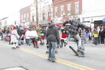 Mayors Christmas Parade 2010\nPhotography by: Buckleman Photography\nall images ©2010 Buckleman Photography\nThe images displayed here are of low resolution;\nReprints available, please contact us: \ngerard@bucklemanphotography.com\n410.608.7990\nbucklemanphotography.com\n1247.jpg