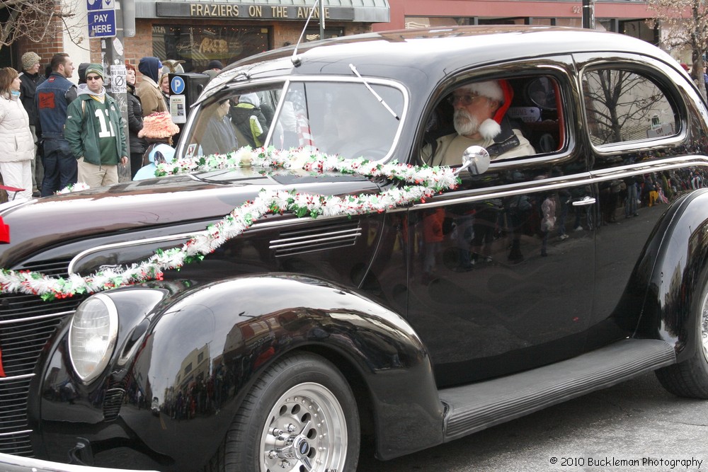 Mayors Christmas Parade 2010\nPhotography by: Buckleman Photography\nall images ©2010 Buckleman Photography\nThe images displayed here are of low resolution;\nReprints available, please contact us: \ngerard@bucklemanphotography.com\n410.608.7990\nbucklemanphotography.com\n1262.jpg