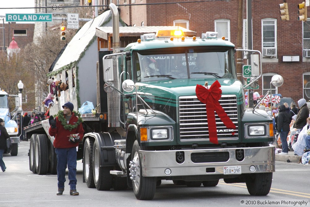 Mayors Christmas Parade 2010\nPhotography by: Buckleman Photography\nall images ©2010 Buckleman Photography\nThe images displayed here are of low resolution;\nReprints available, please contact us: \ngerard@bucklemanphotography.com\n410.608.7990\nbucklemanphotography.com\n1307.jpg