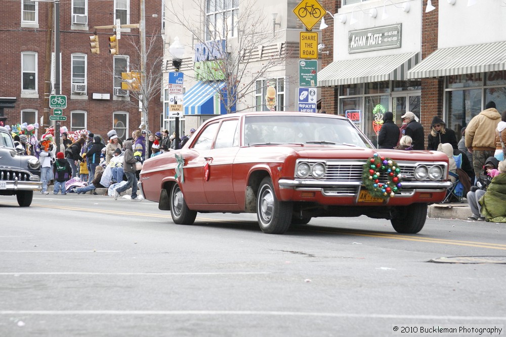 Mayors Christmas Parade 2010\nPhotography by: Buckleman Photography\nall images ©2010 Buckleman Photography\nThe images displayed here are of low resolution;\nReprints available, please contact us: \ngerard@bucklemanphotography.com\n410.608.7990\nbucklemanphotography.com\n1319.jpg