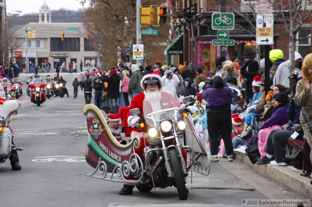 Mayors Christmas Parade 2010\nPhotography by: Buckleman Photography\nall images ©2010 Buckleman Photography\nThe images displayed here are of low resolution;\nReprints available, please contact us: \ngerard@bucklemanphotography.com\n410.608.7990\nbucklemanphotography.com\n9476.jpg