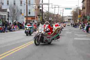 Mayors Christmas Parade 2010\nPhotography by: Buckleman Photography\nall images ©2010 Buckleman Photography\nThe images displayed here are of low resolution;\nReprints available, please contact us: \ngerard@bucklemanphotography.com\n410.608.7990\nbucklemanphotography.com\n9477.jpg