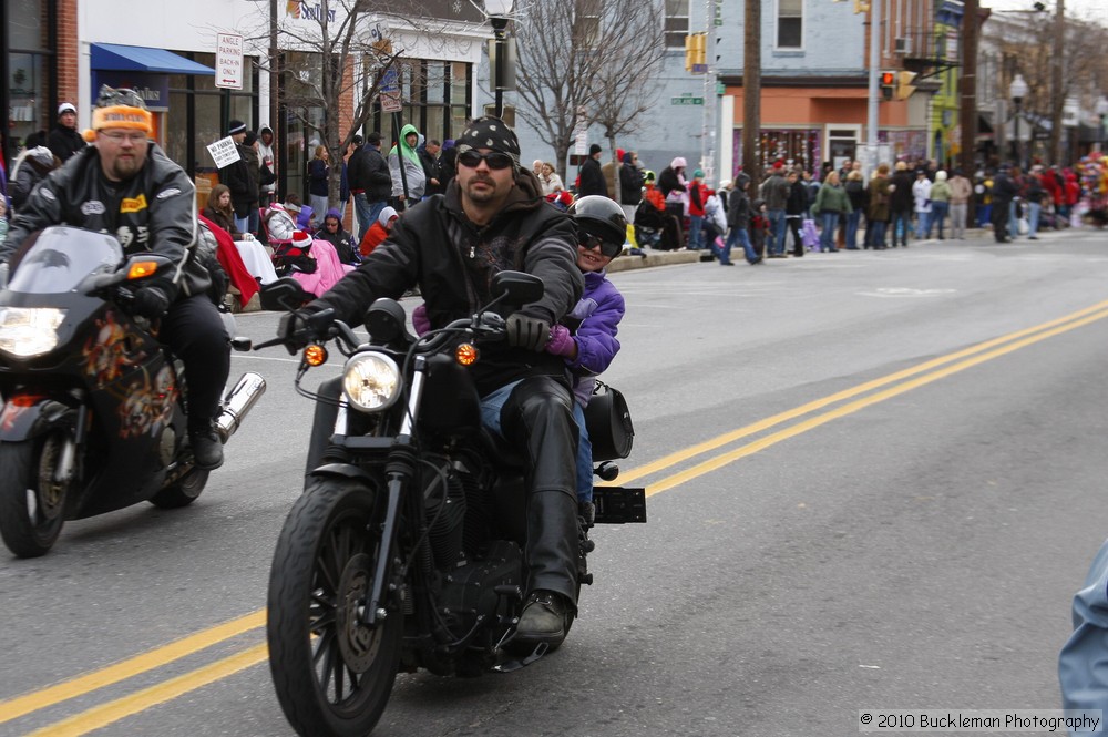 Mayors Christmas Parade 2010\nPhotography by: Buckleman Photography\nall images ©2010 Buckleman Photography\nThe images displayed here are of low resolution;\nReprints available, please contact us: \ngerard@bucklemanphotography.com\n410.608.7990\nbucklemanphotography.com\n9507.jpg