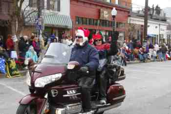 Mayors Christmas Parade 2010\nPhotography by: Buckleman Photography\nall images ©2010 Buckleman Photography\nThe images displayed here are of low resolution;\nReprints available, please contact us: \ngerard@bucklemanphotography.com\n410.608.7990\nbucklemanphotography.com\n9524.jpg