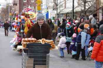 Mayors Christmas Parade 2010\nPhotography by: Buckleman Photography\nall images ©2010 Buckleman Photography\nThe images displayed here are of low resolution;\nReprints available, please contact us: \ngerard@bucklemanphotography.com\n410.608.7990\nbucklemanphotography.com\n9525.jpg