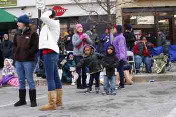 Mayors Christmas Parade 2010\nPhotography by: Buckleman Photography\nall images ©2010 Buckleman Photography\nThe images displayed here are of low resolution;\nReprints available, please contact us: \ngerard@bucklemanphotography.com\n410.608.7990\nbucklemanphotography.com\n9527.jpg