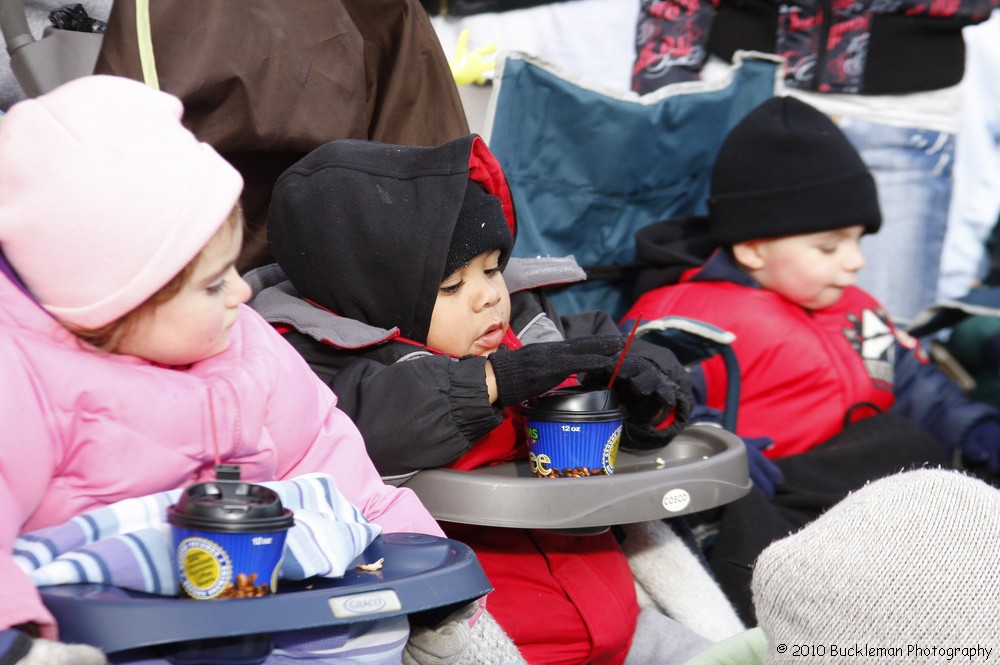 Mayors Christmas Parade 2010\nPhotography by: Buckleman Photography\nall images ©2010 Buckleman Photography\nThe images displayed here are of low resolution;\nReprints available, please contact us: \ngerard@bucklemanphotography.com\n410.608.7990\nbucklemanphotography.com\n9550.jpg